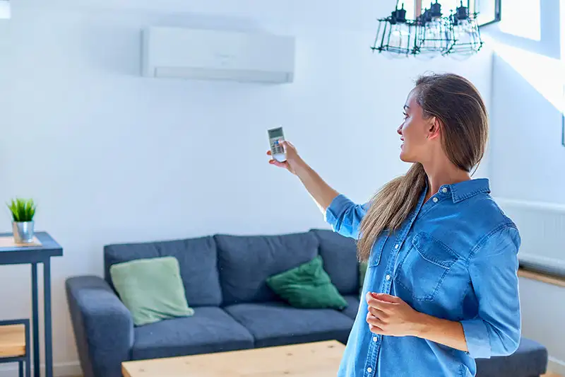 Climatisation réversible installée dans un appartement bruxellois